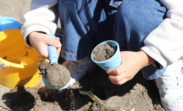 毎日同じ公園、同じ遊びでも心身は発達する？　子どもの成長に必要な遊びって？