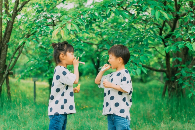 男の子はやんちゃで、女の子はおっとりって本当？男女の「らしさ」は赤ちゃんにもあるの？